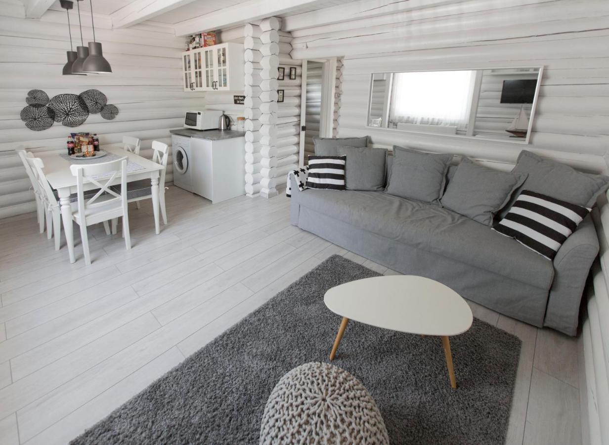 Oeboel Liget Vendeghazak Villa Abádszalók Buitenkant foto