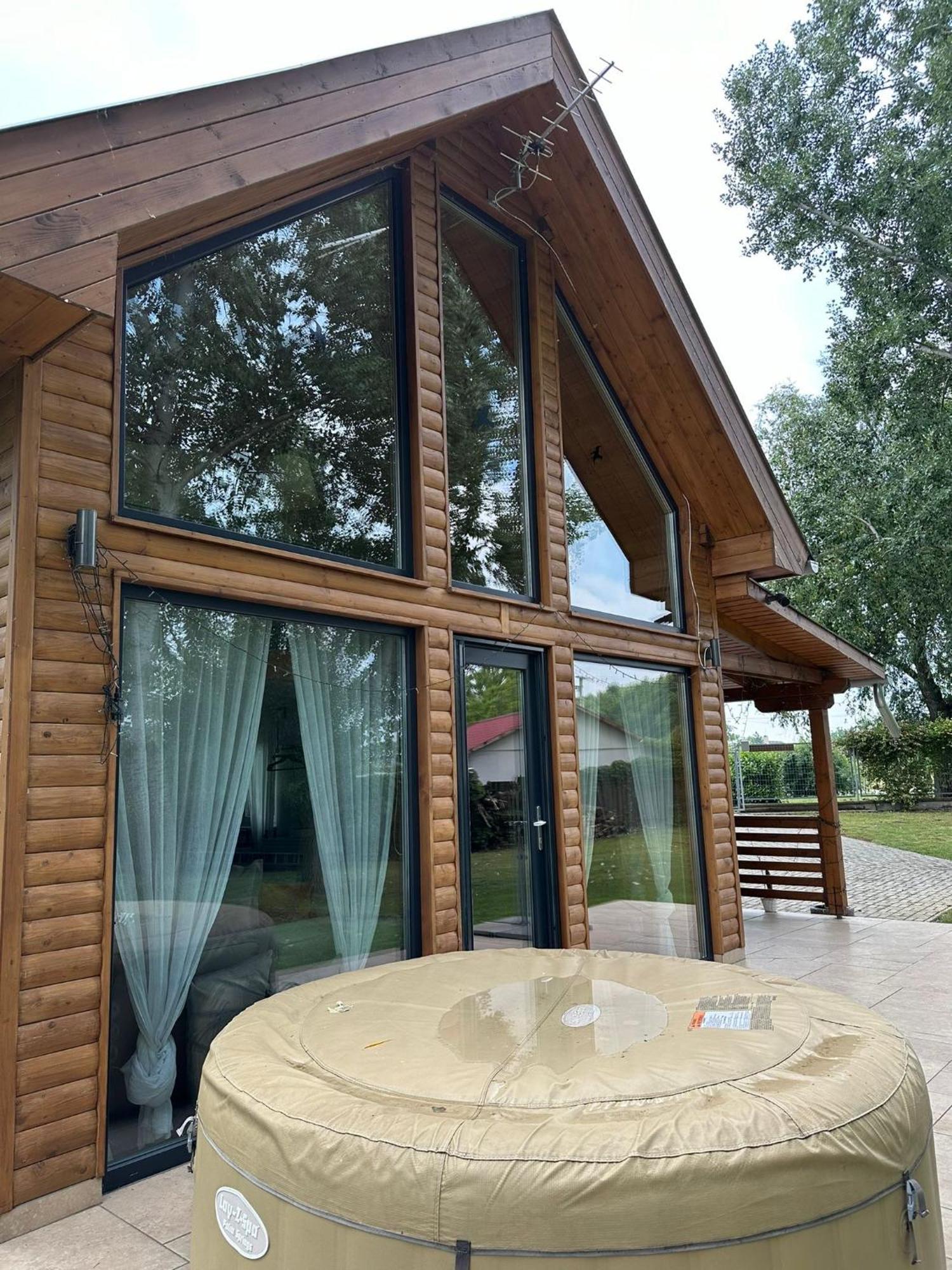 Oeboel Liget Vendeghazak Villa Abádszalók Buitenkant foto